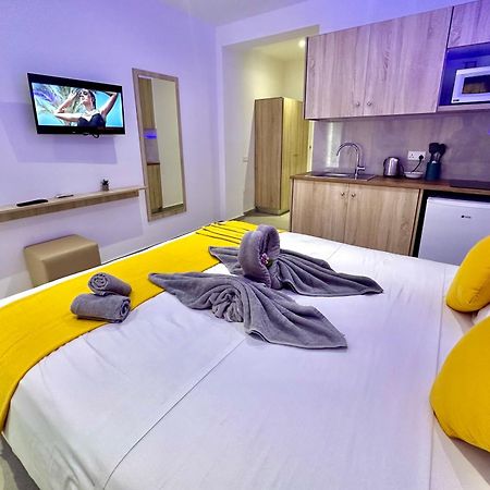 Sun Plaza Suites - Adults Only アヤナパ エクステリア 写真