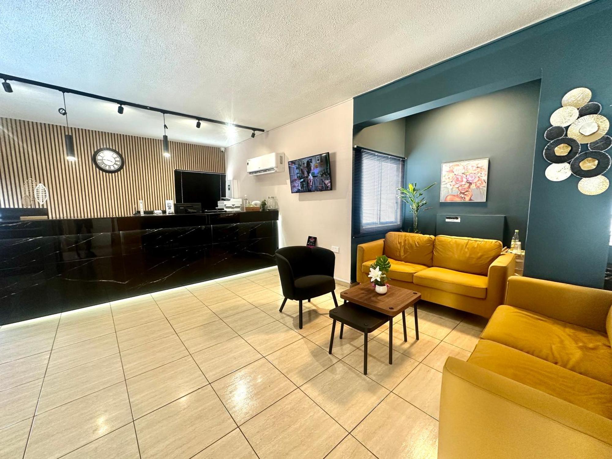 Sun Plaza Suites - Adults Only アヤナパ エクステリア 写真